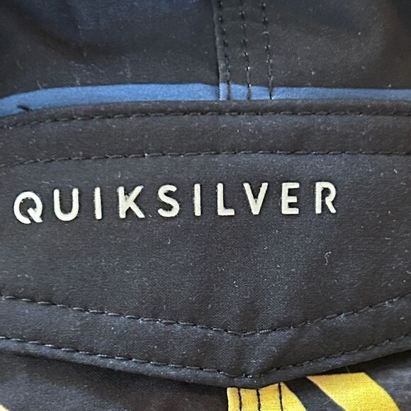 Quiksilver Swim 🏊 Board Shorts 🩳 🏄🏼‍♂️ Shorts Pocket Waist pulls - Picture 2 of 16